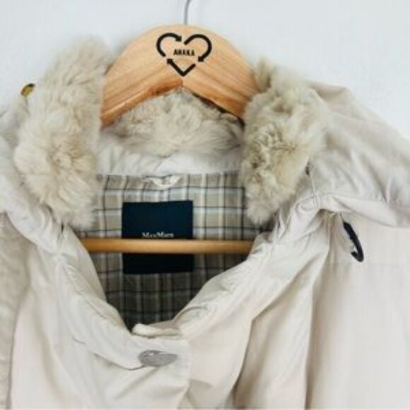 MaxMara Weekend ecru colored down hooded puffer parka. Size 6 - Picture 2 of 6